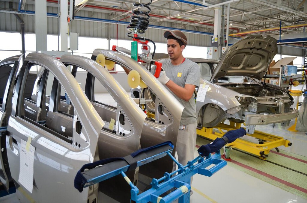 «Inflar neumáticos se ha acabado”: Europa fabrica en Argelia con el mismo método que critica a China y Argelia se ha hartado