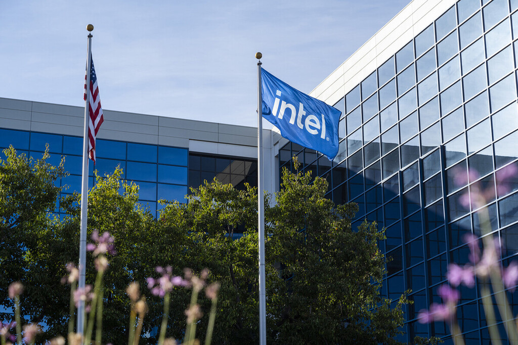Intel está más cerca que nunca de ser troceada. Un gigante está interesado en comprar sus fábricas de chips